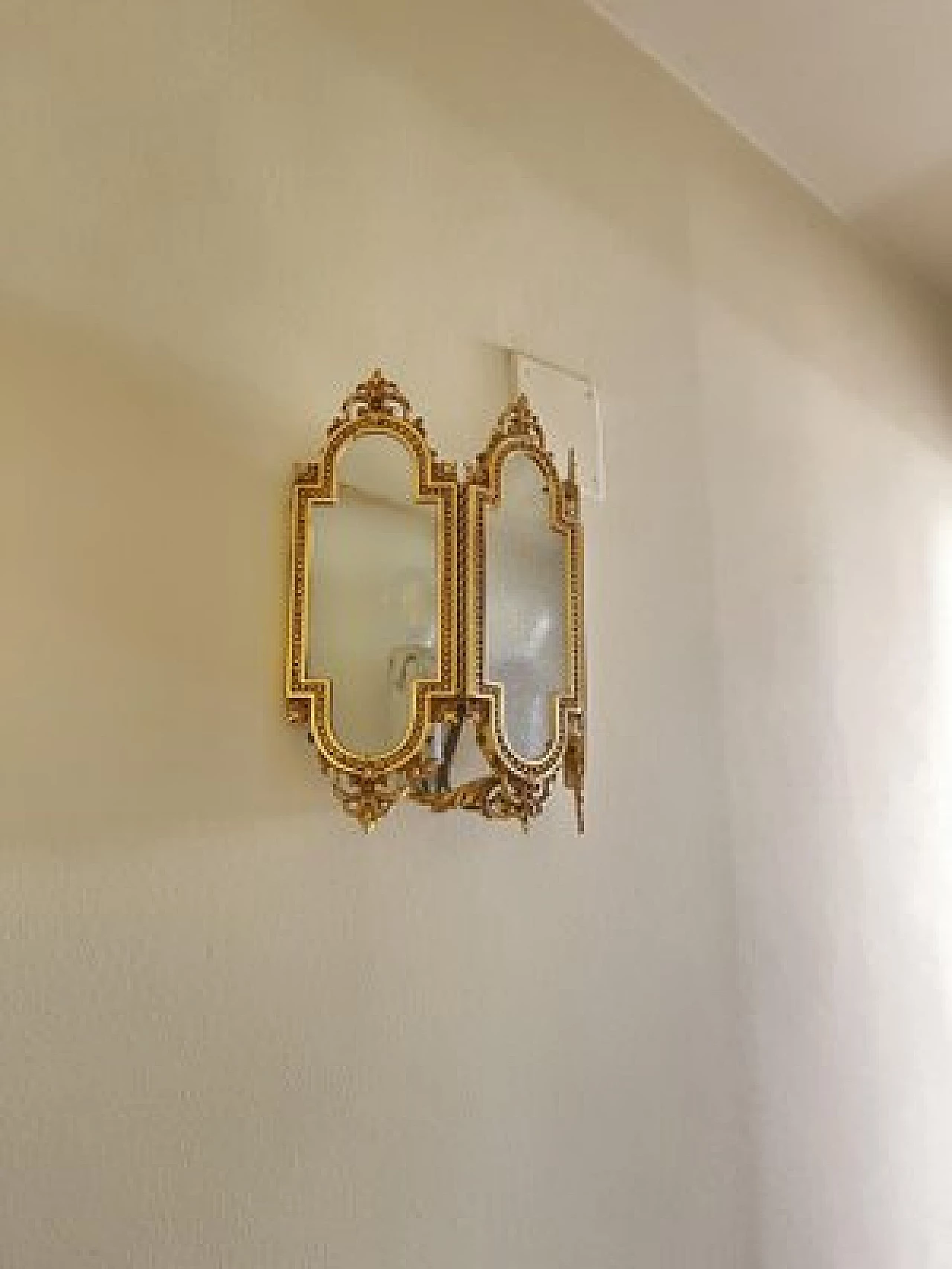 3 Wall lights in brass and glass, 1980s 5