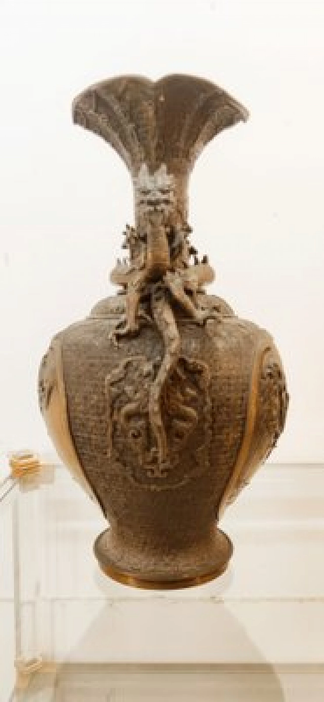 Coppia di vasi giapponesi in bronzo con draghi 15