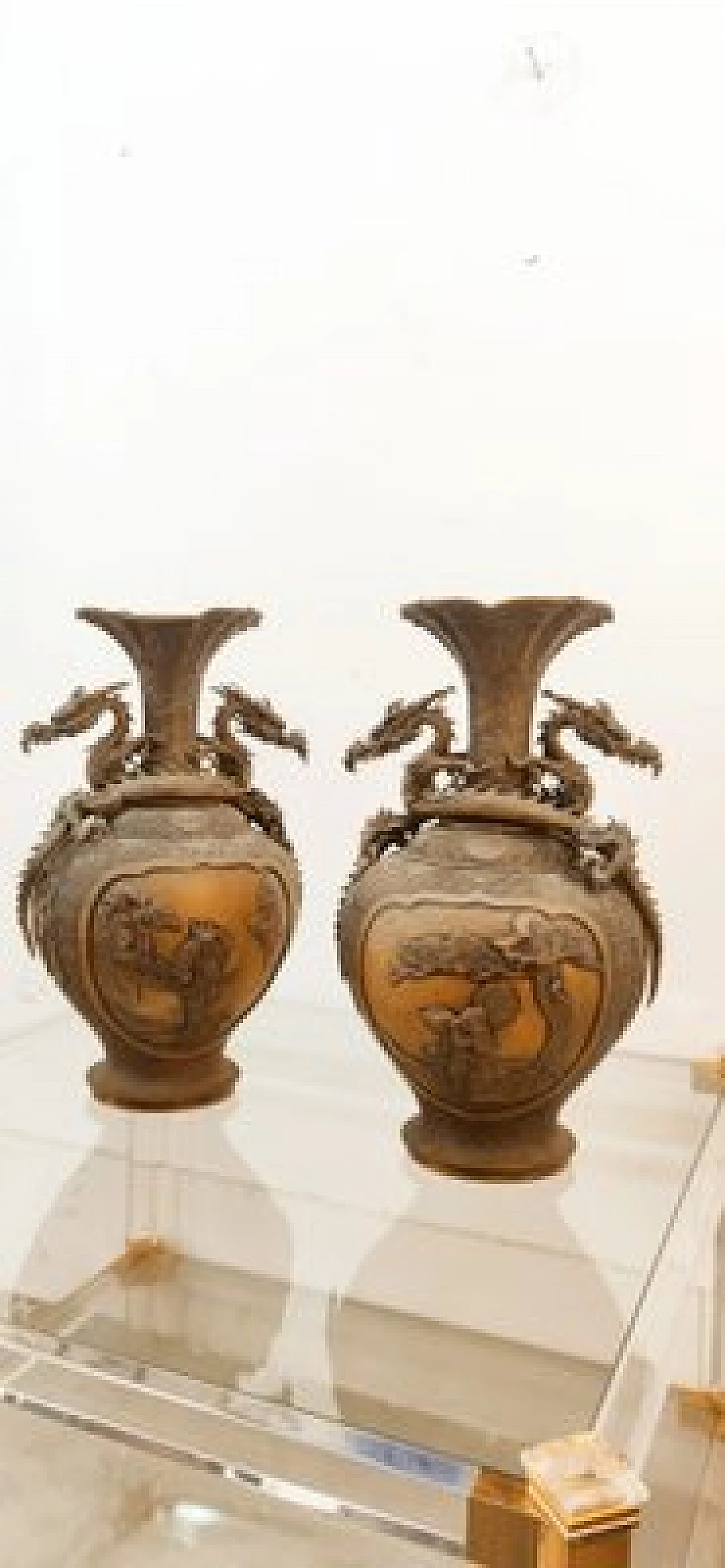 Coppia di vasi giapponesi in bronzo con draghi 17