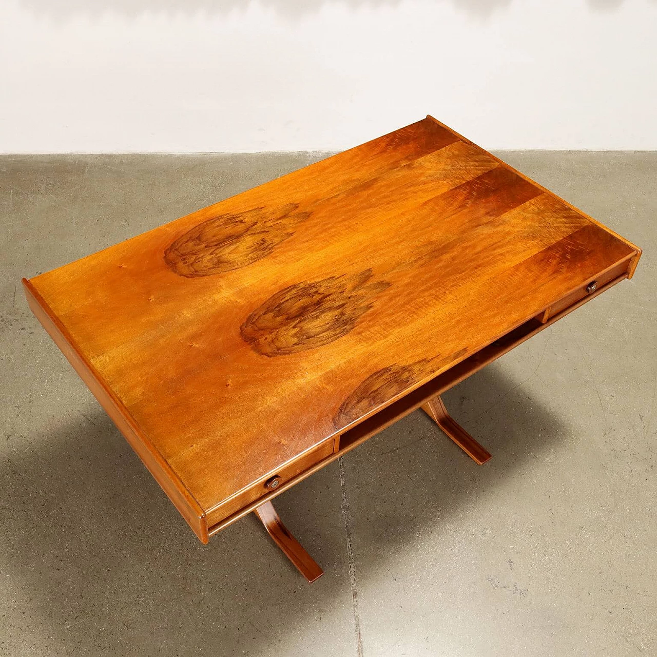 Walnut veneered desk 530 by Gianfranco Frattini for Bernini, 1960s 9