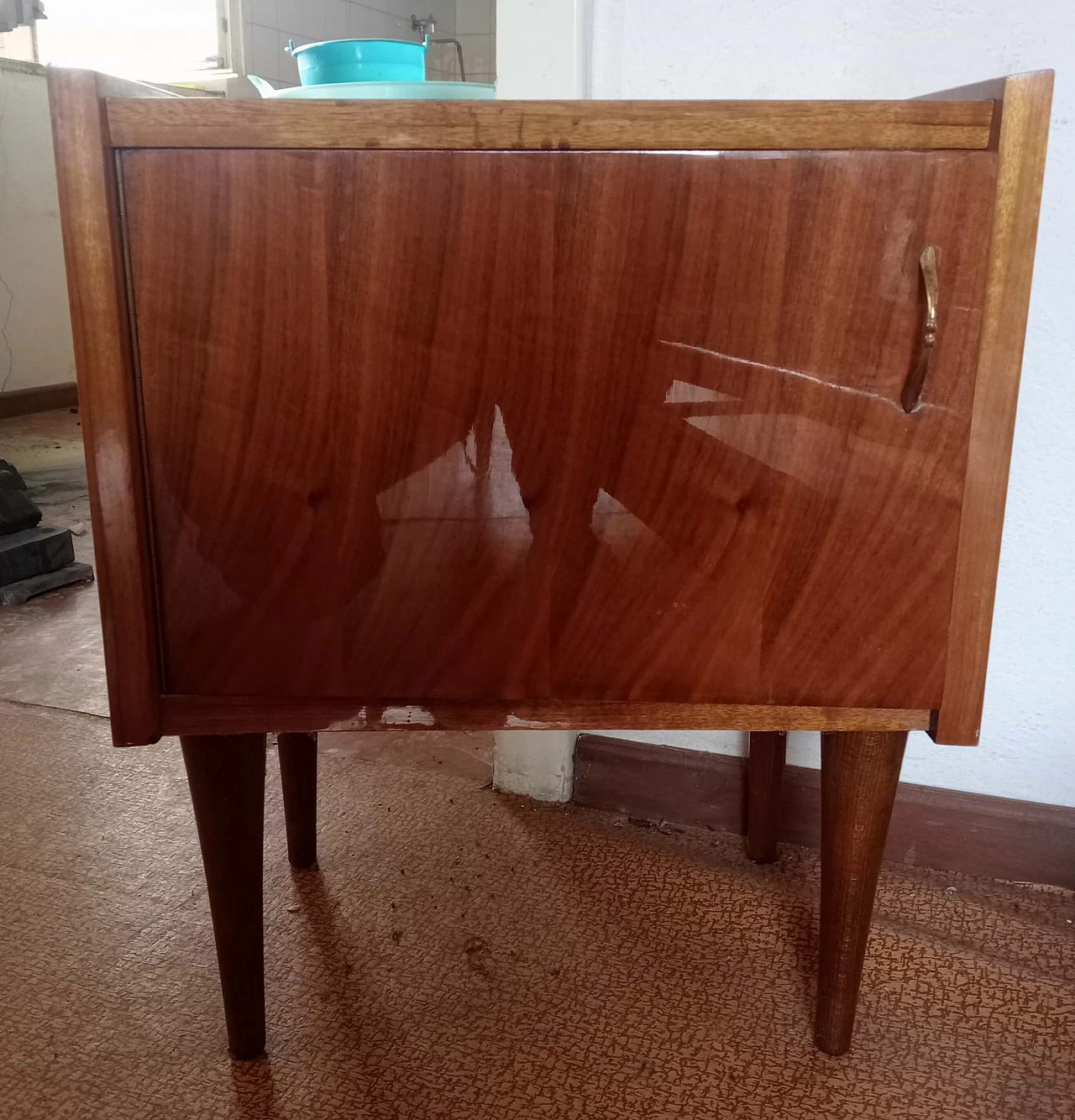 Coppia di letti singoli, coppia di comodini e armadio in legno impiallacciato, anni '50 1