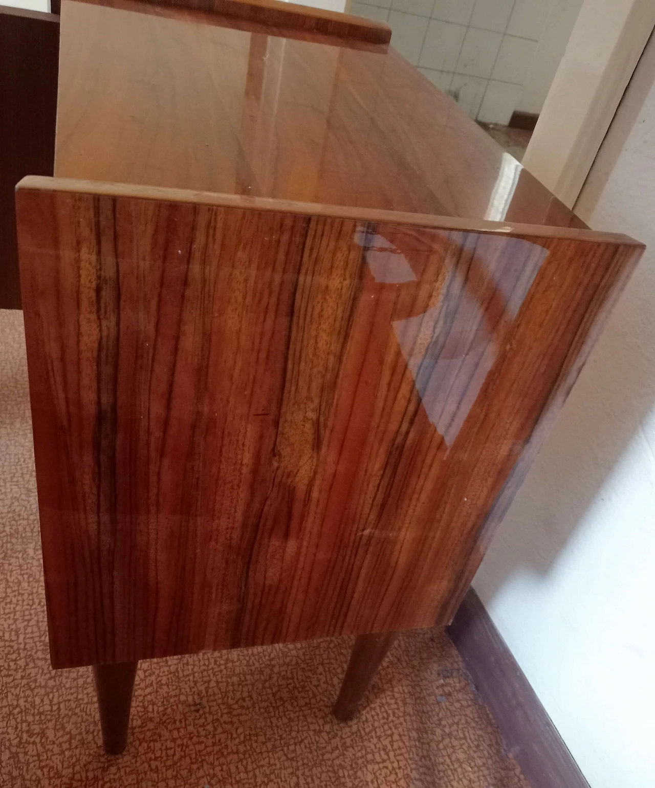 Coppia di letti singoli, coppia di comodini e armadio in legno impiallacciato, anni '50 3