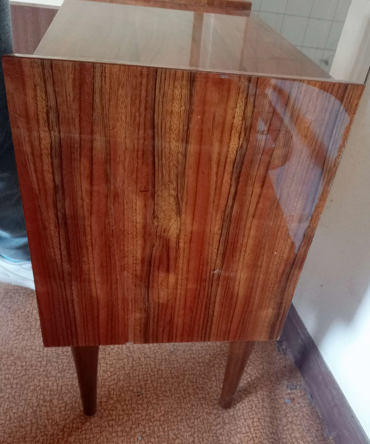 Coppia di letti singoli, coppia di comodini e armadio in legno impiallacciato, anni '50 6