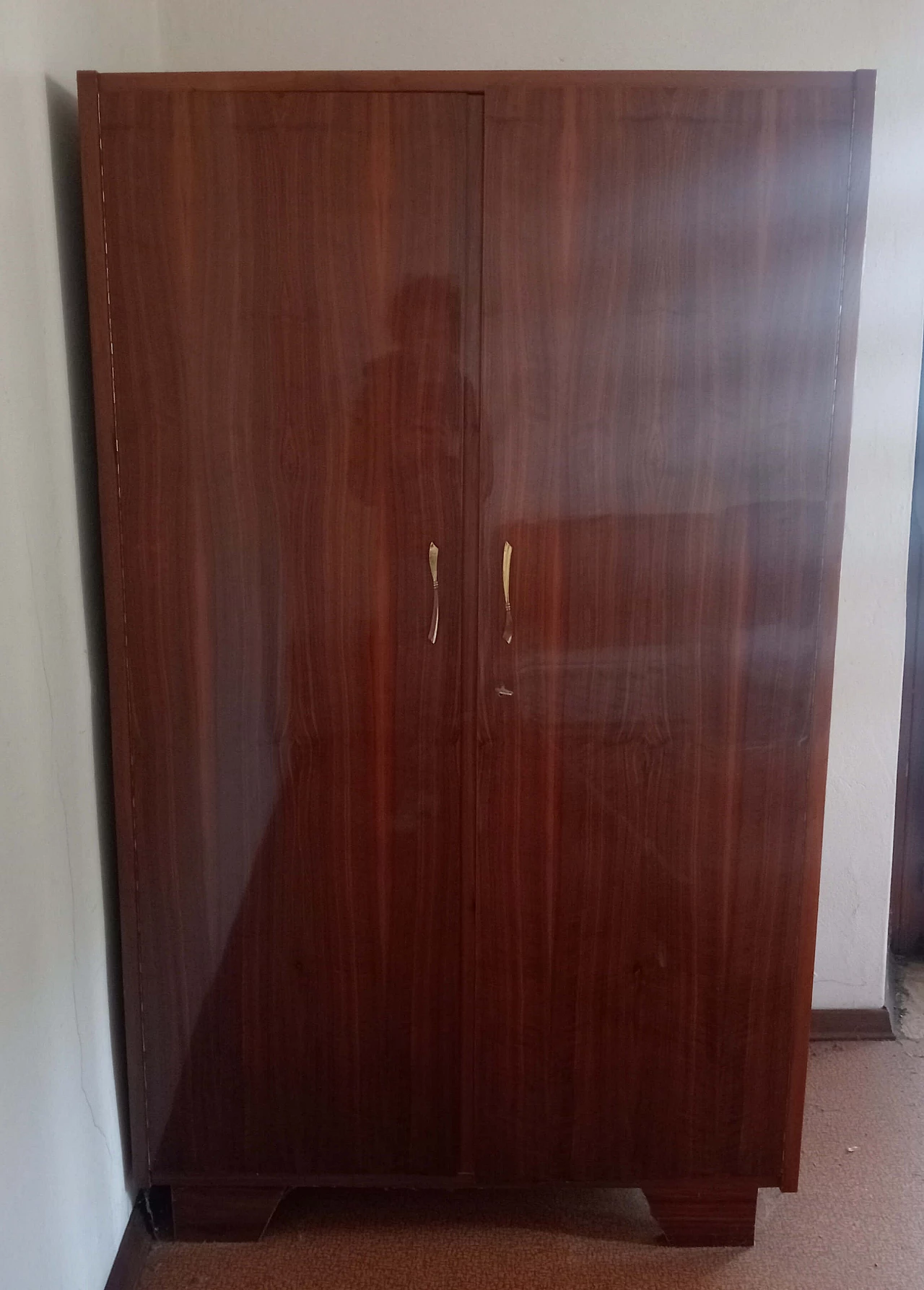 Coppia di letti singoli, coppia di comodini e armadio in legno impiallacciato, anni '50 13