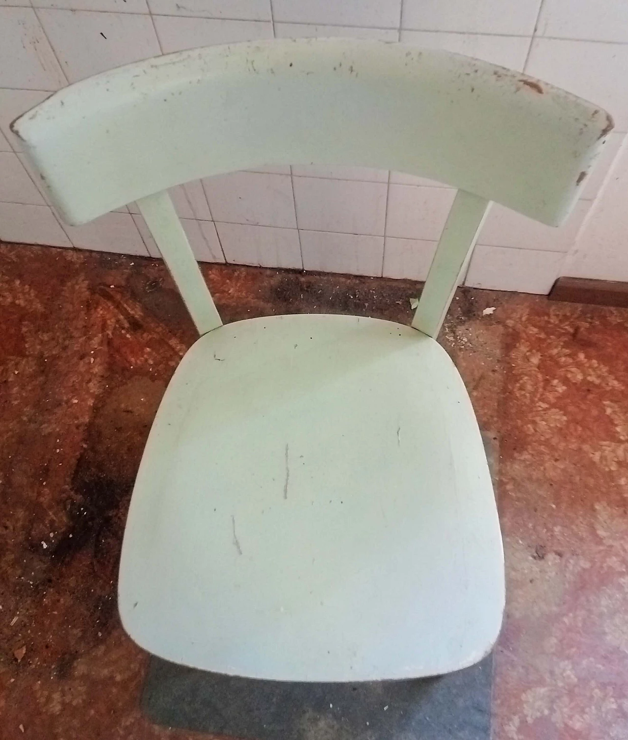 4 Sedie e tavolo in legno e formica, anni '60 3