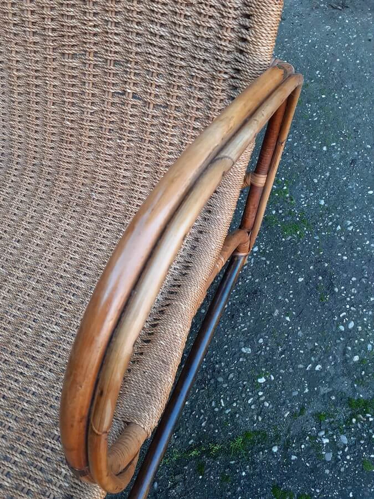 Poltrona con poggiapiedi in malacca e corda intrecciata con struttura in legno, anni '50 9