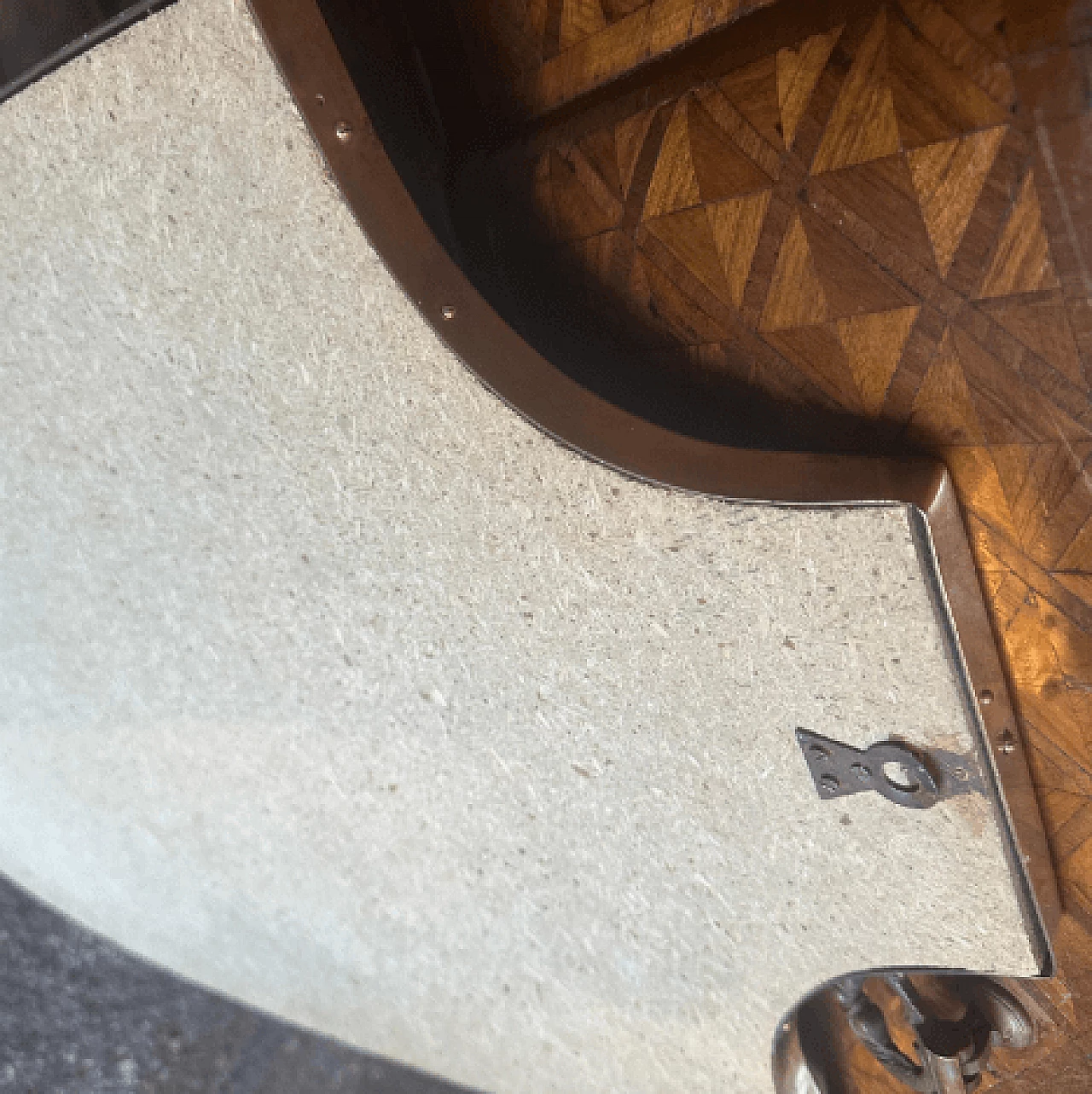 Specchio a scudo in ottone nello stile di Gio Ponti, anni '50 6