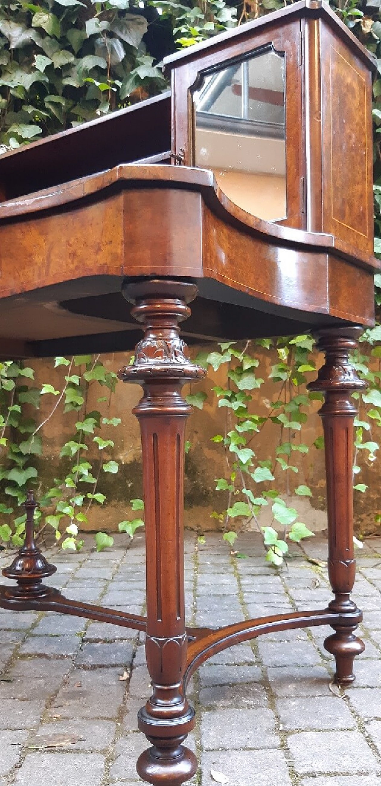 Lombard Napoleon III walnut-root writing desk with riser, 19th century 2