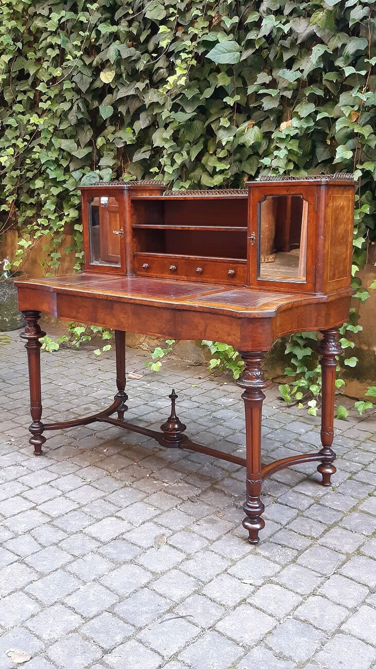 Lombard Napoleon III walnut-root writing desk with riser, 19th century 9