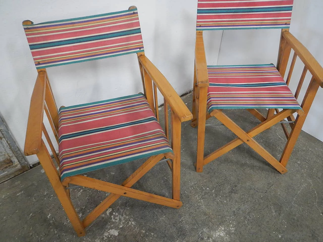 Coppia di sedie pieghevoli in abete e stoffa plastificata, anni '70 3