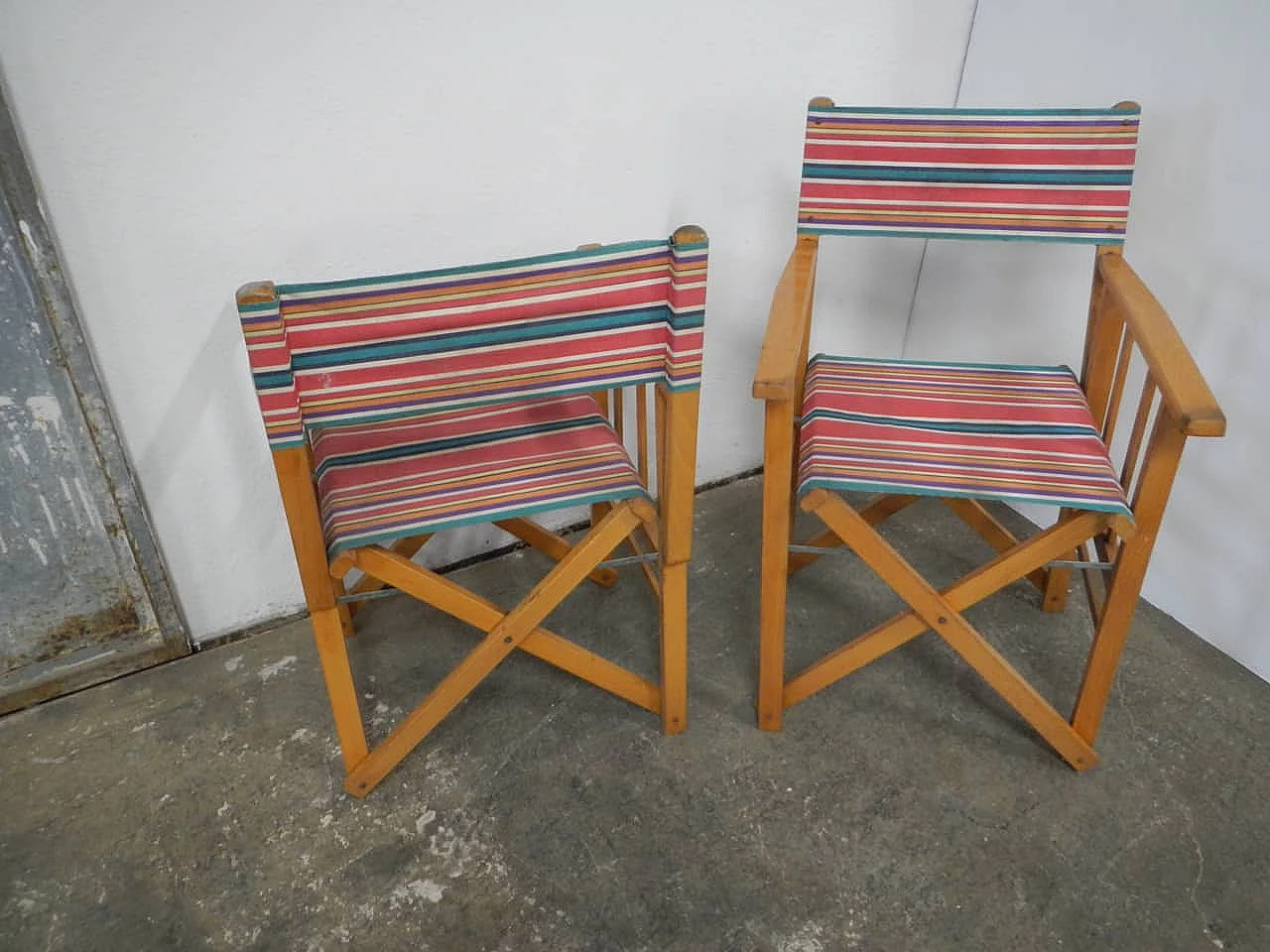 Coppia di sedie pieghevoli in abete e stoffa plastificata, anni '70 4