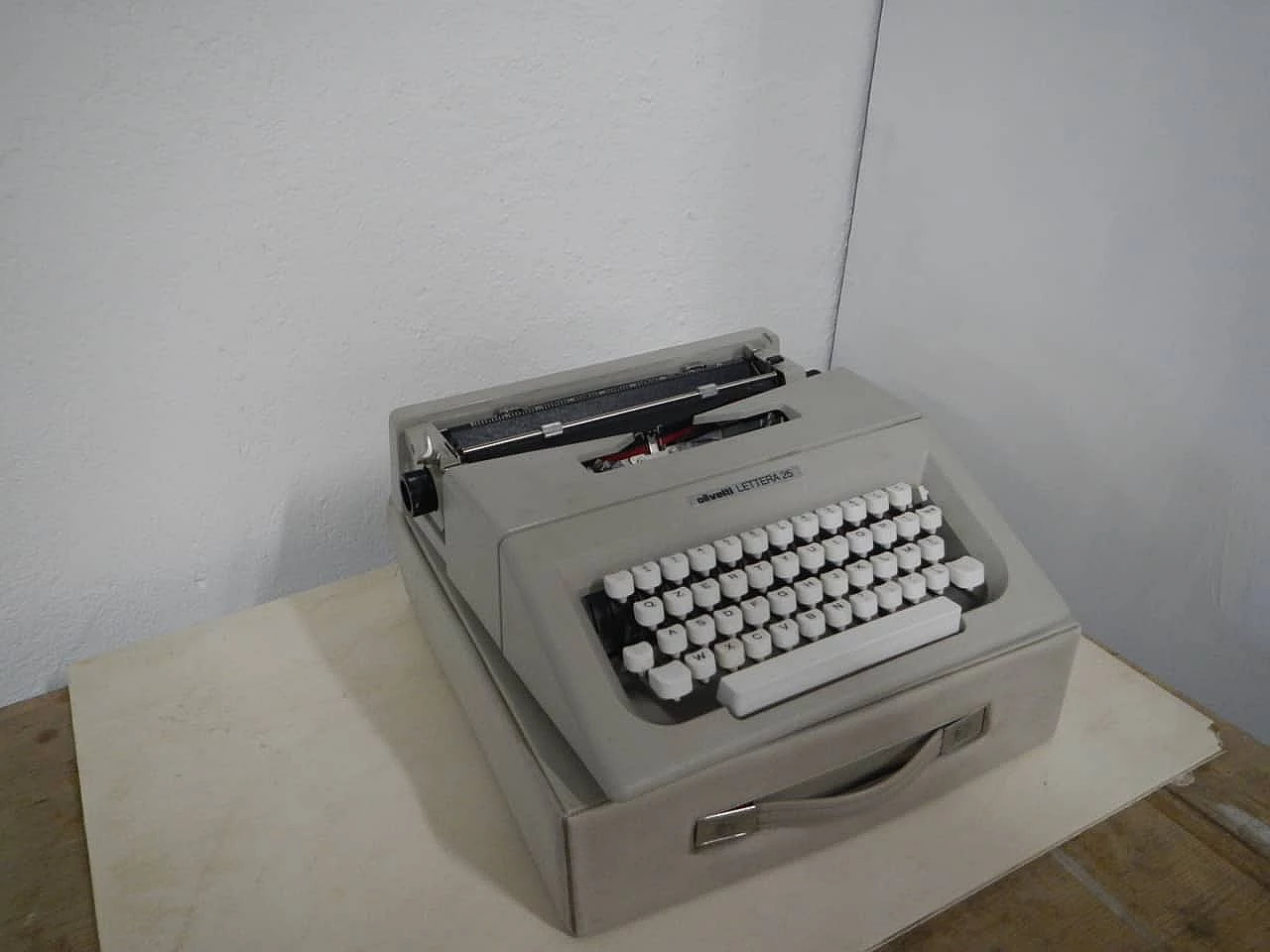 Macchina da scrivere 25 di Bellini per Olivetti, 1974 2