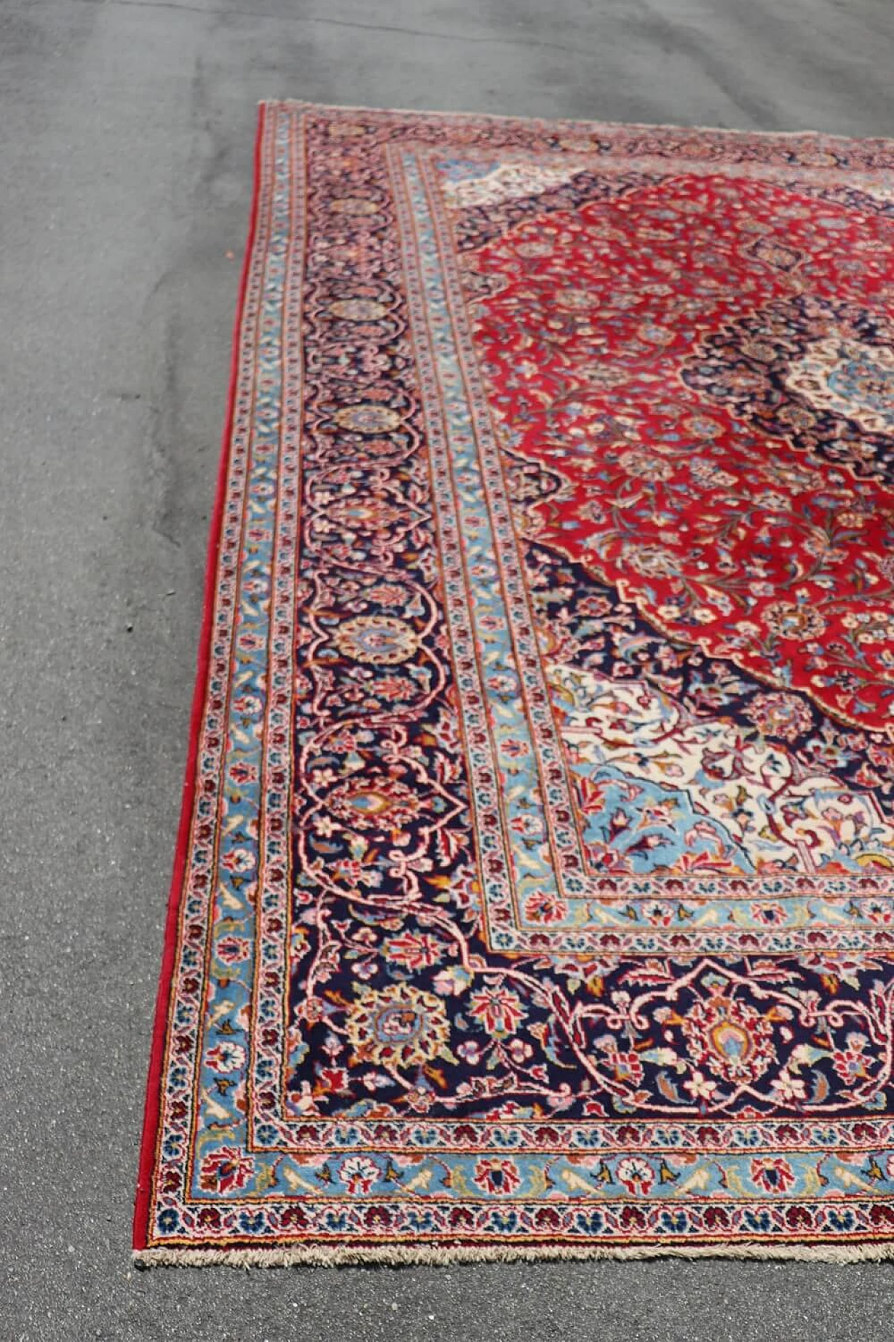 Hand-knotted wool Kashan carpet, 1980s 3