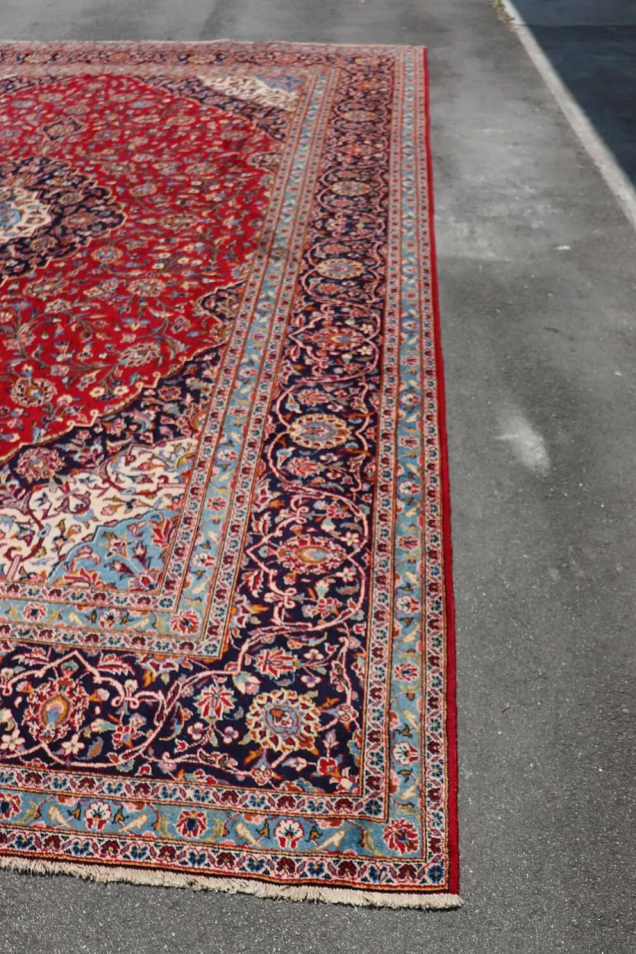 Hand-knotted wool Kashan carpet, 1980s 4