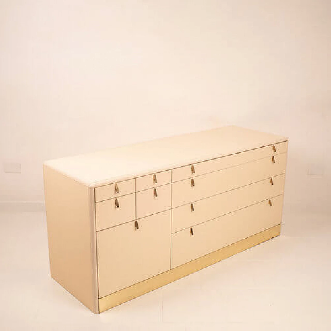 Hennè chest of drawers in ivory lacquered wood by George Coslin for Longato, 1970s 10