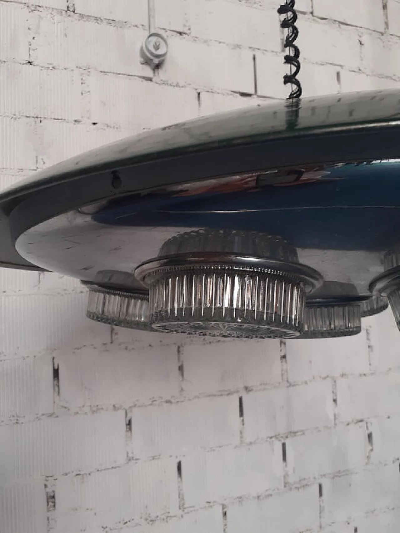 Lampadario a sospensione in ferro verniciato a sette luci, anni '60 4