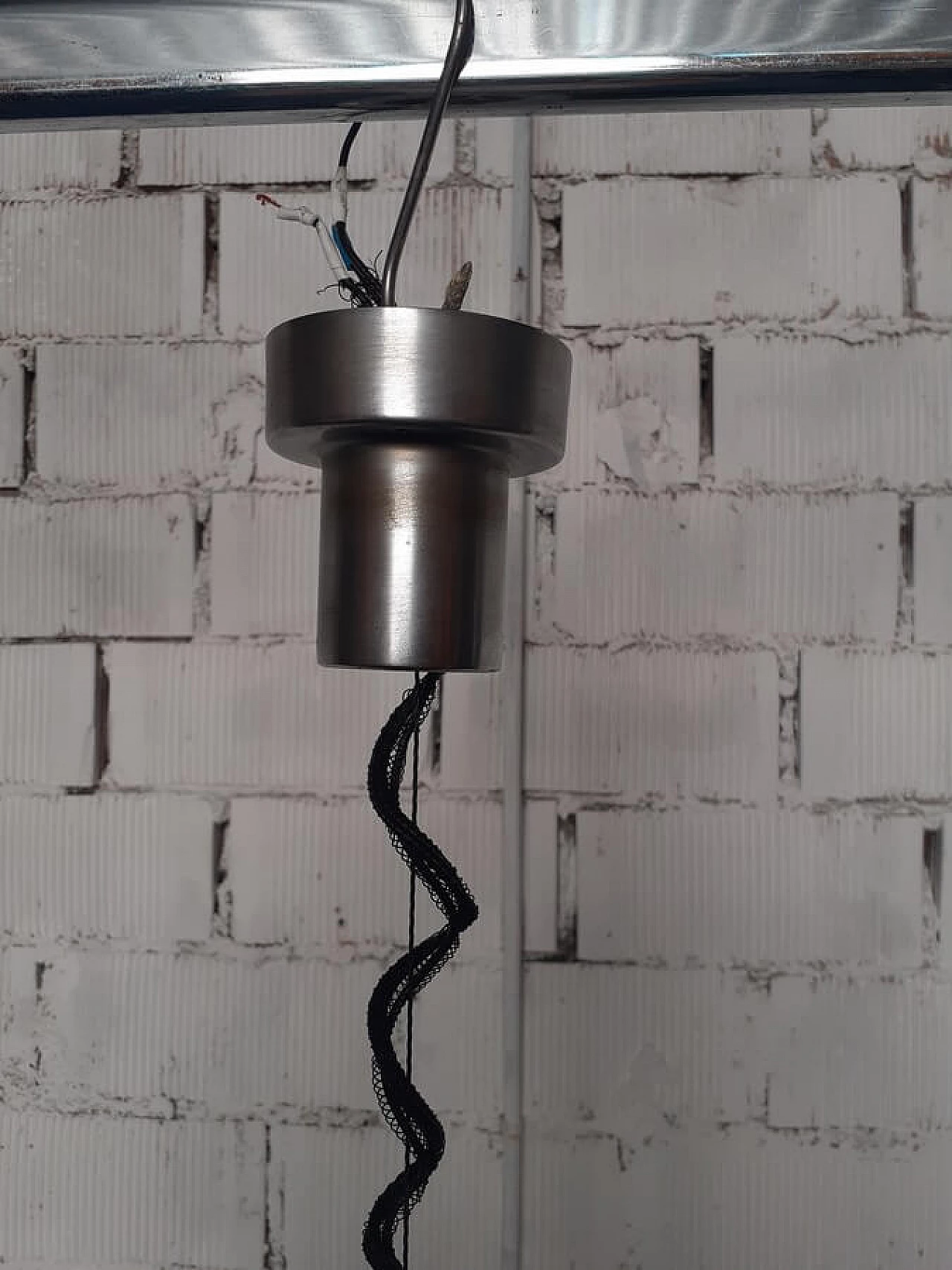 Lampadario a sospensione in ferro verniciato a sette luci, anni '60 7