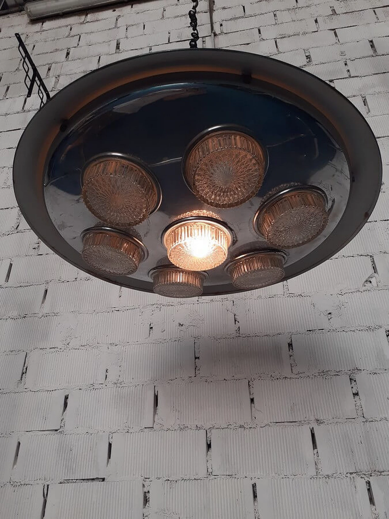 Lampadario a sospensione in ferro verniciato a sette luci, anni '60 10