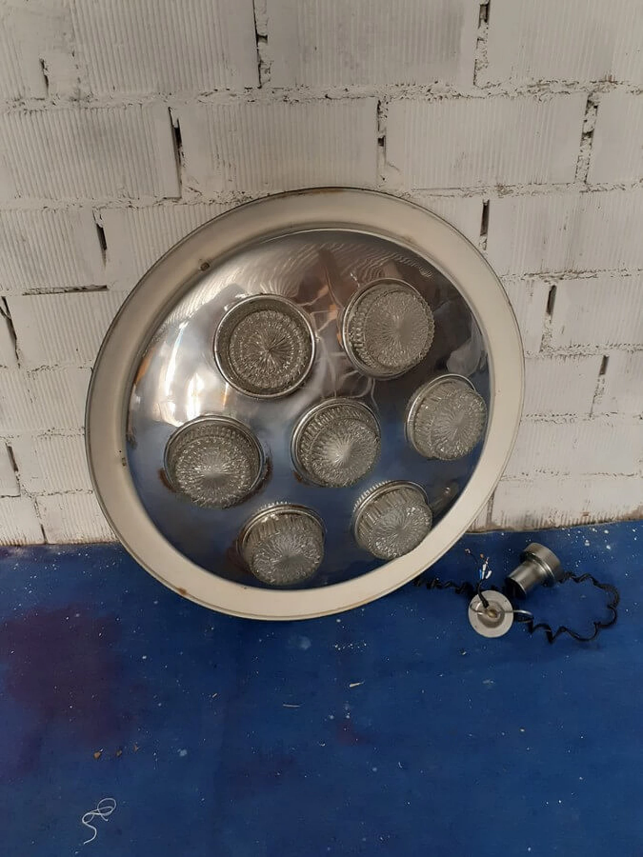 Lampadario a sospensione in ferro verniciato a sette luci, anni '60 13