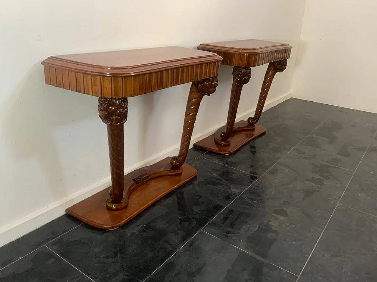Pair of Art Deco console tables with cornucopia-shaped pilasters, 1930s 2