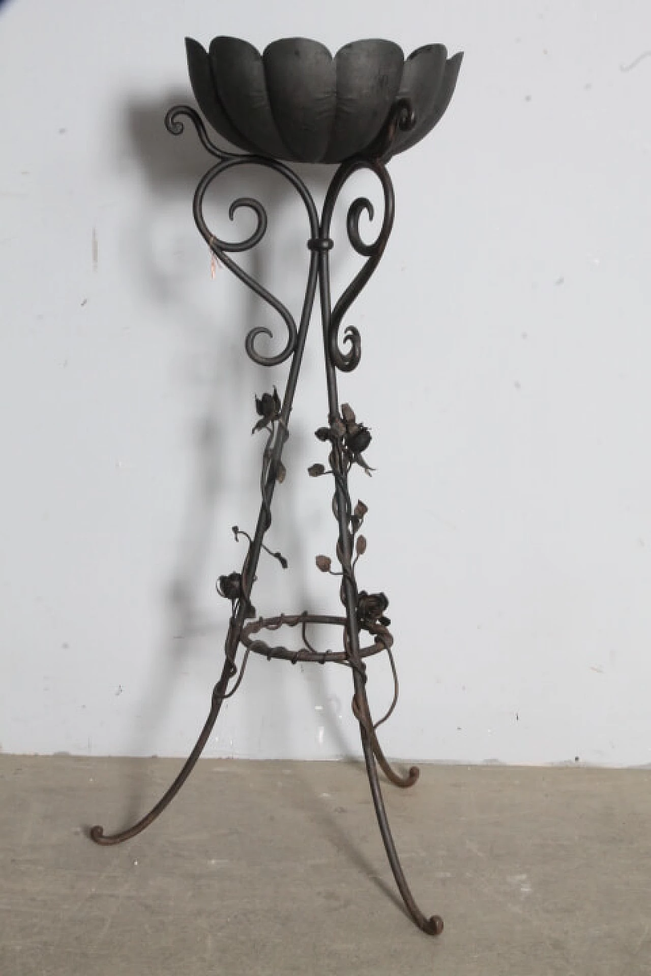 Wrought iron flower stand with roses, 1930s 4