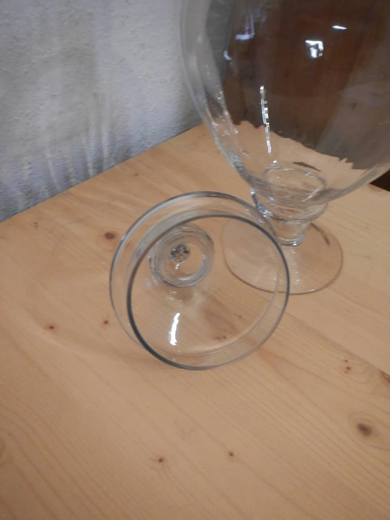 Glass vase with lid, 1980s 9