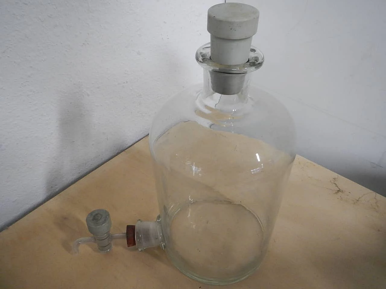 Chemistry laboratory vase, 1970s 2