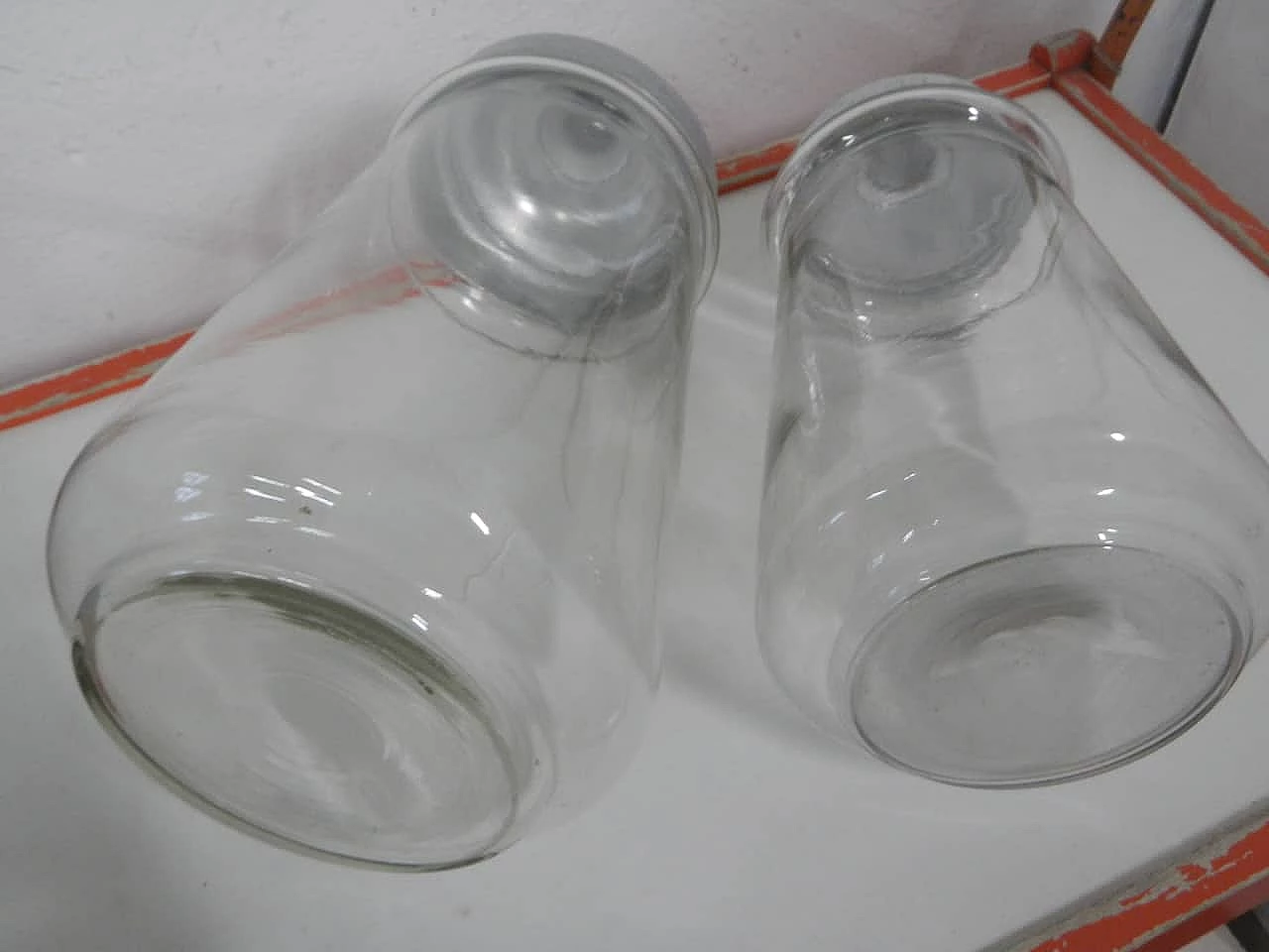 Coppia vasi per caramelle in vetro con coperchio in  in alluminio, anni '70 5