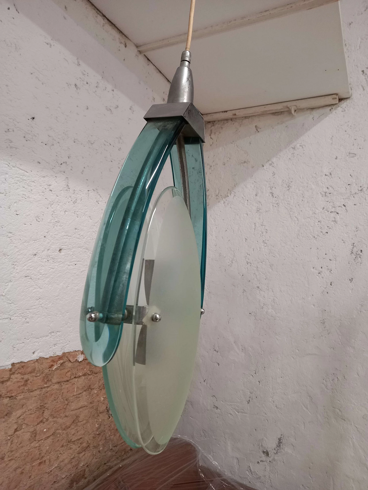 Lampadario in cristallo con vetri basculanti nello stile di Max Ingrand, anni '60 5