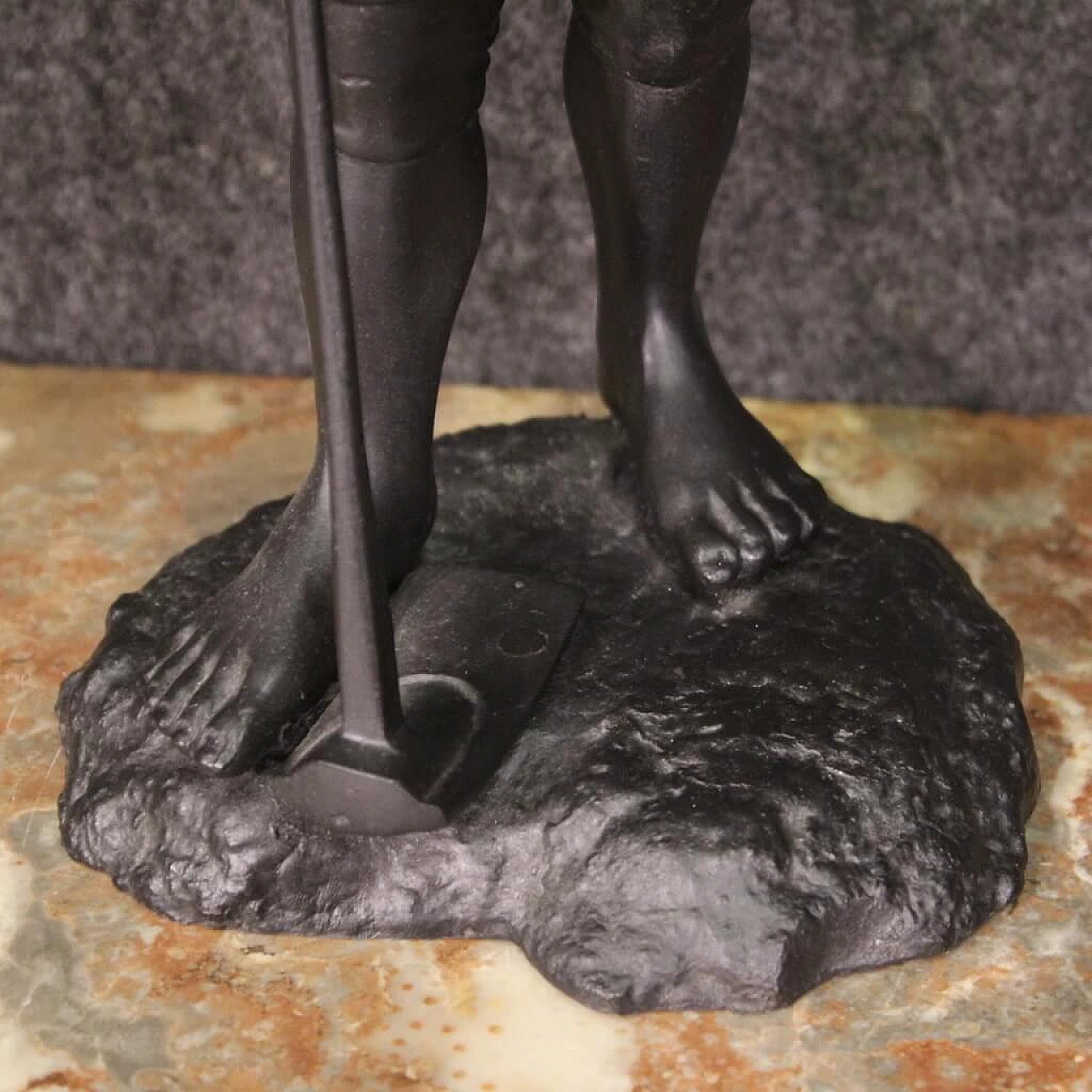 Oriental sculpture in chiselled bronze depicting a peasant, 1960s 11