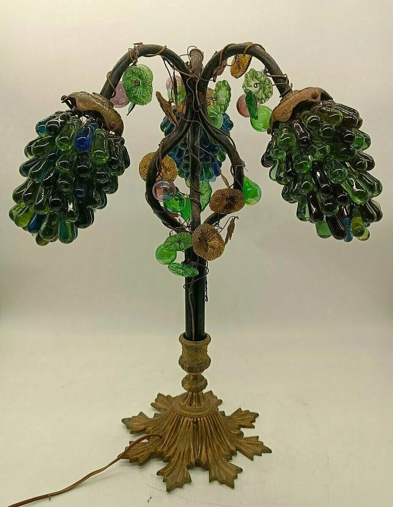 Art Nouveau table lamp with Murano glass shade in the shape of bunches of grapes, early 20th century 1