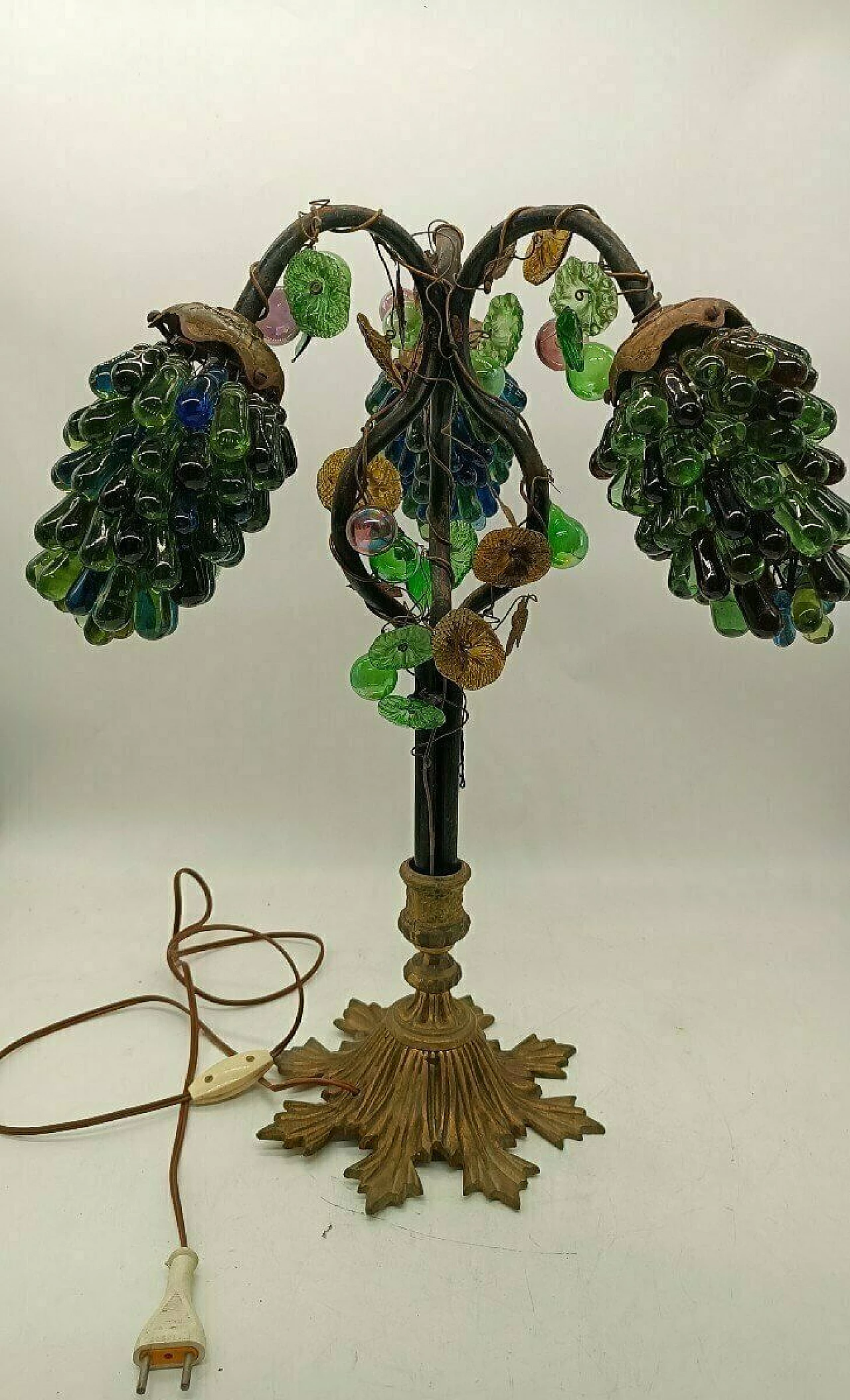 Lampada da tavolo Liberty con paralume in vetro di Murano a forma di grappoli d'uva, inizio '900 2