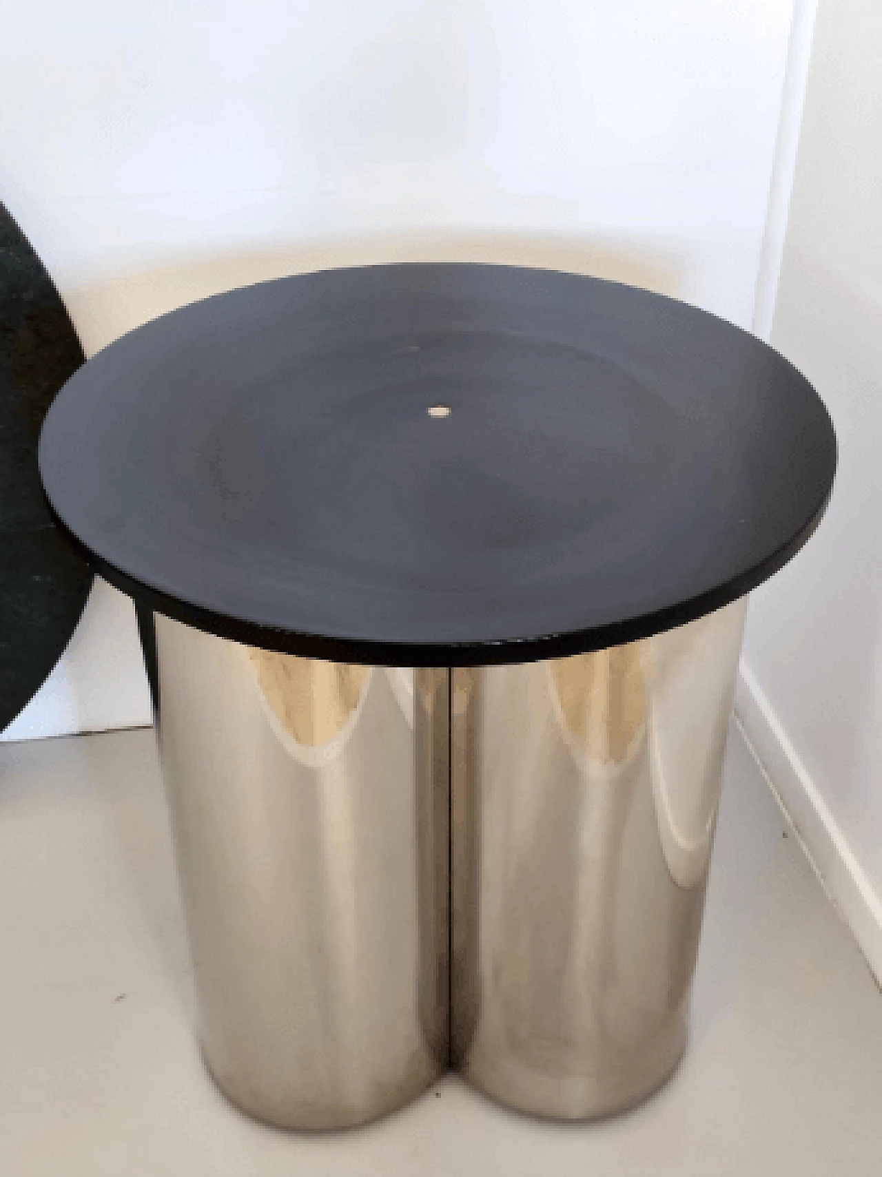 Round steel table with green marble top, 1970s 5