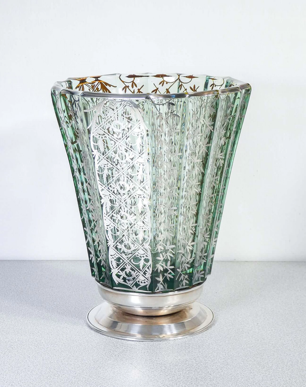 Vaso in vetro soffiato con decorazioni in argento, inizio '900 1