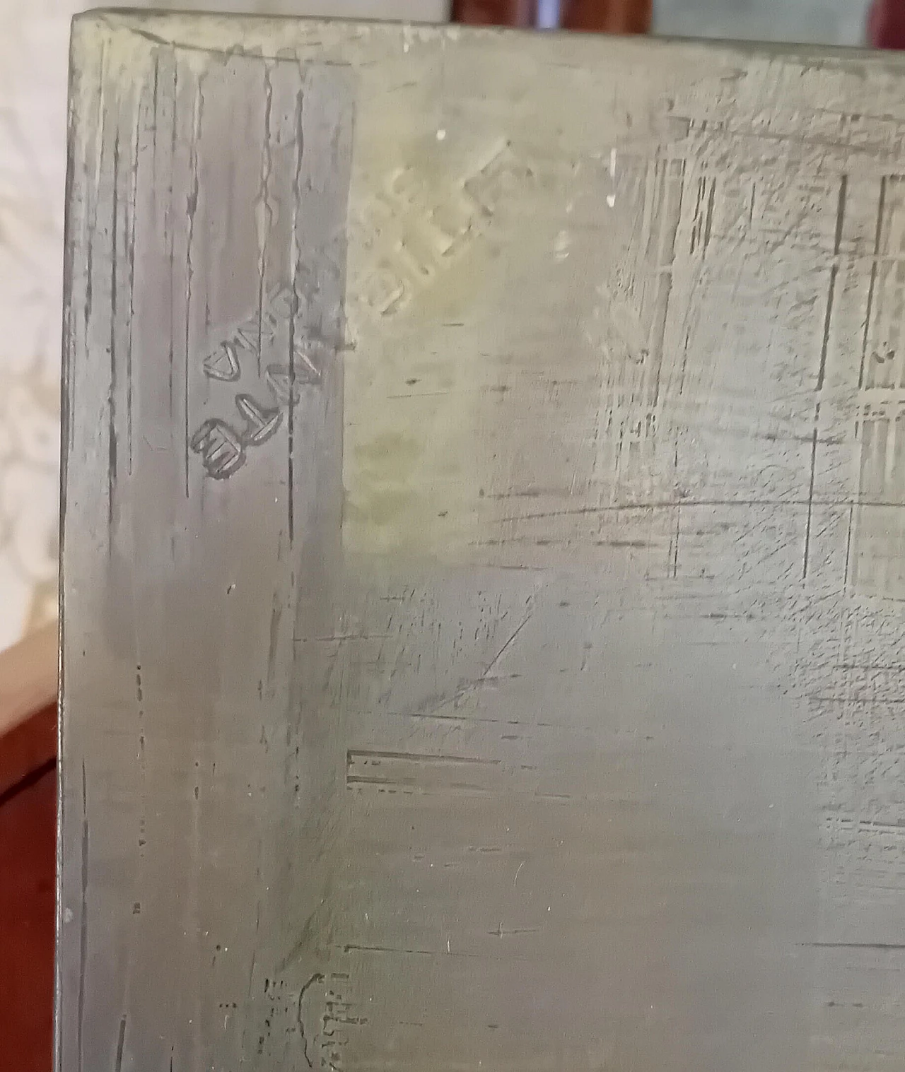 Litigante Sulmona, scultura in metallo su pannello in legno e ottone, anni '80 4
