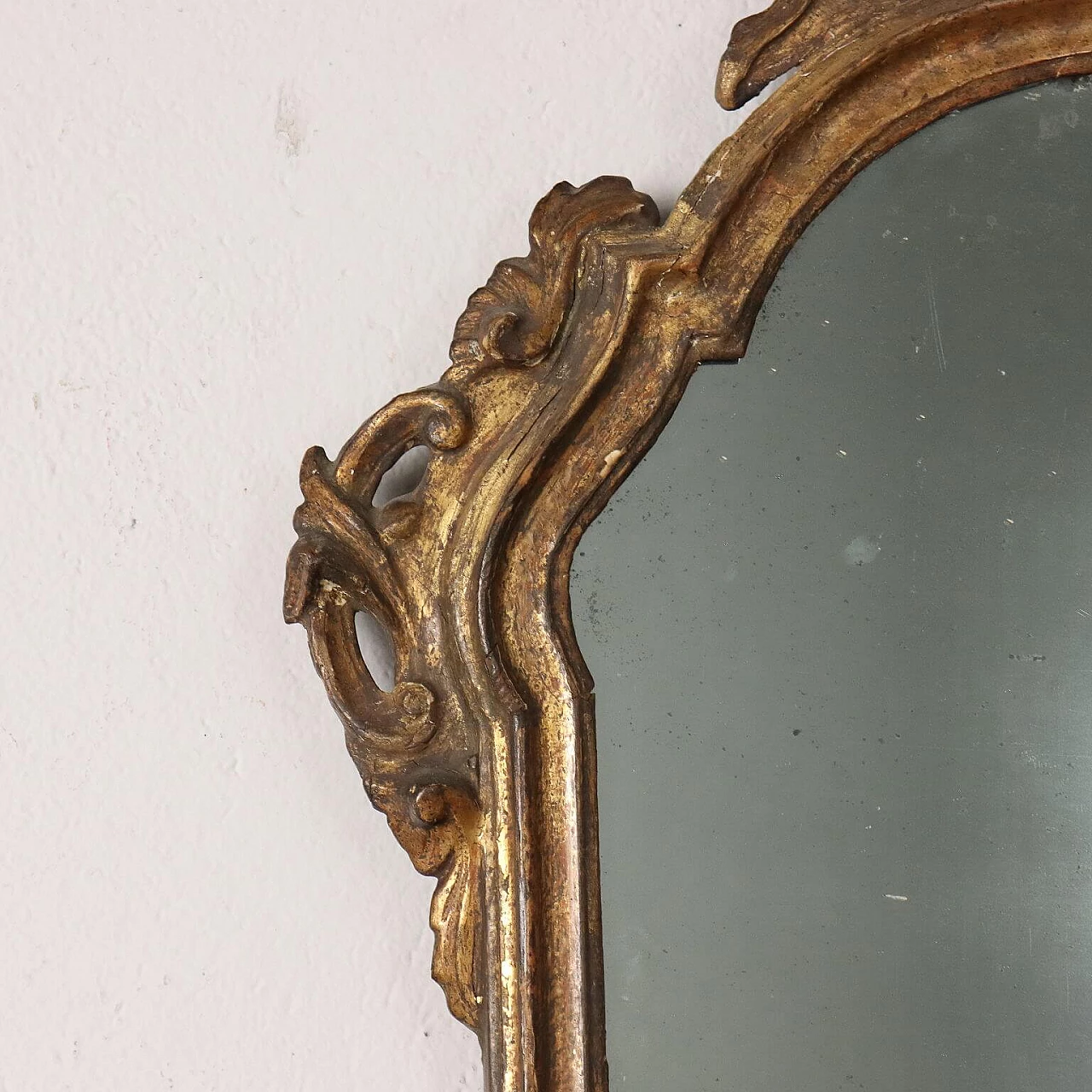 Rococo gilded and carved wood mirror, mid-18th century 4
