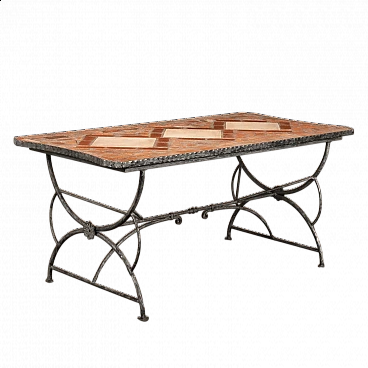 Tavolo da giardino in ferro con piano in cotto e ceramica