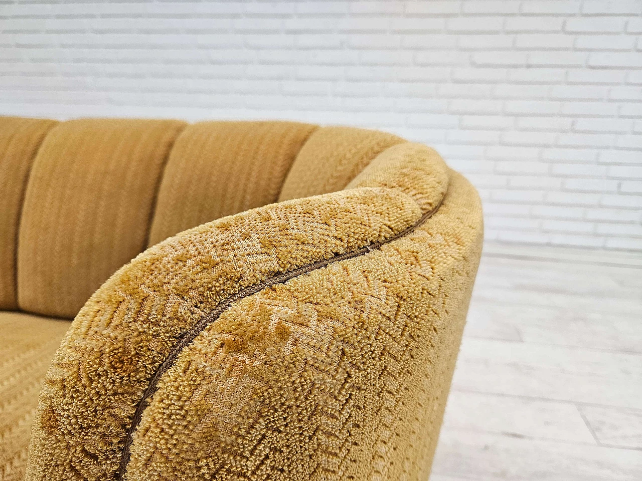 Danish Banana three-seater sofa in honey-coloured fabric, 1960s 5