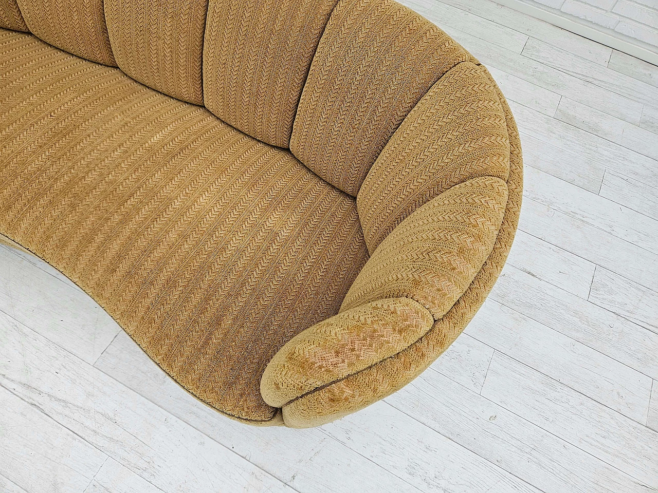 Danish Banana three-seater sofa in honey-coloured fabric, 1960s 6