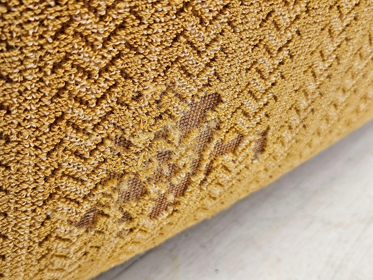 Danish Banana three-seater sofa in honey-coloured fabric, 1960s 16