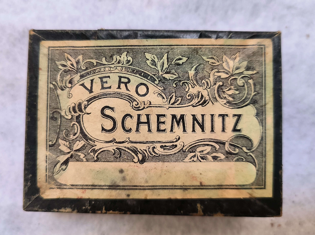 100 Scatole pubblicitarie in latta litografate XX sec 54