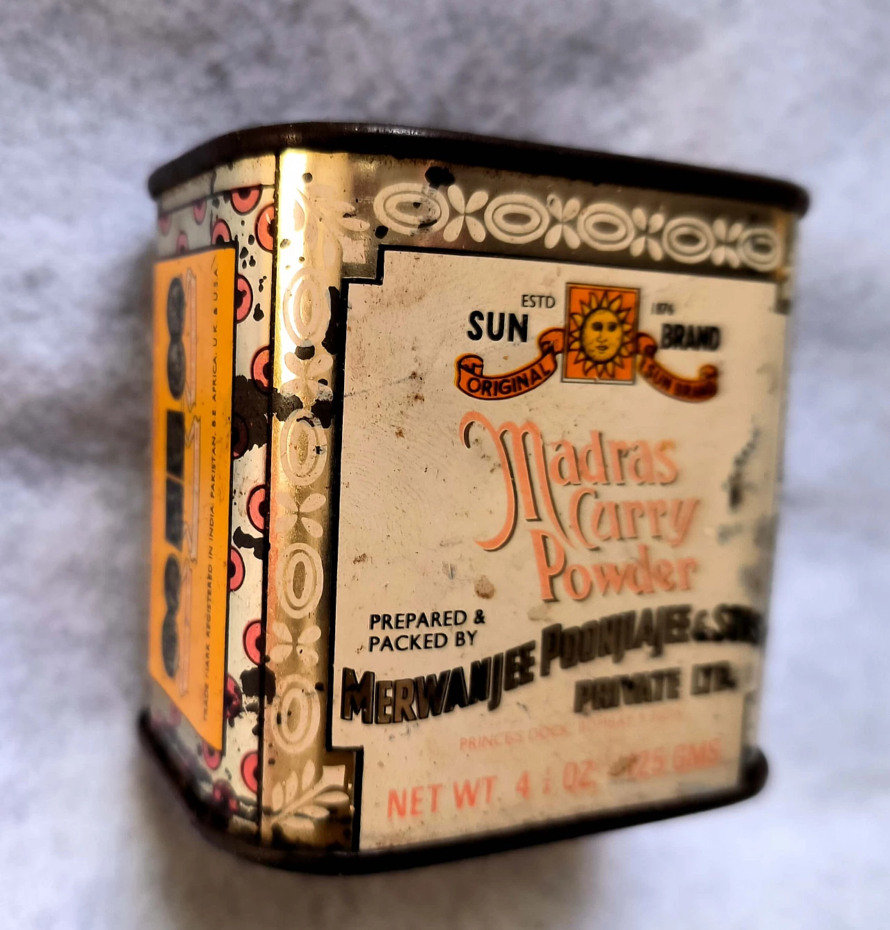 100 Scatole pubblicitarie in latta litografate XX sec 66