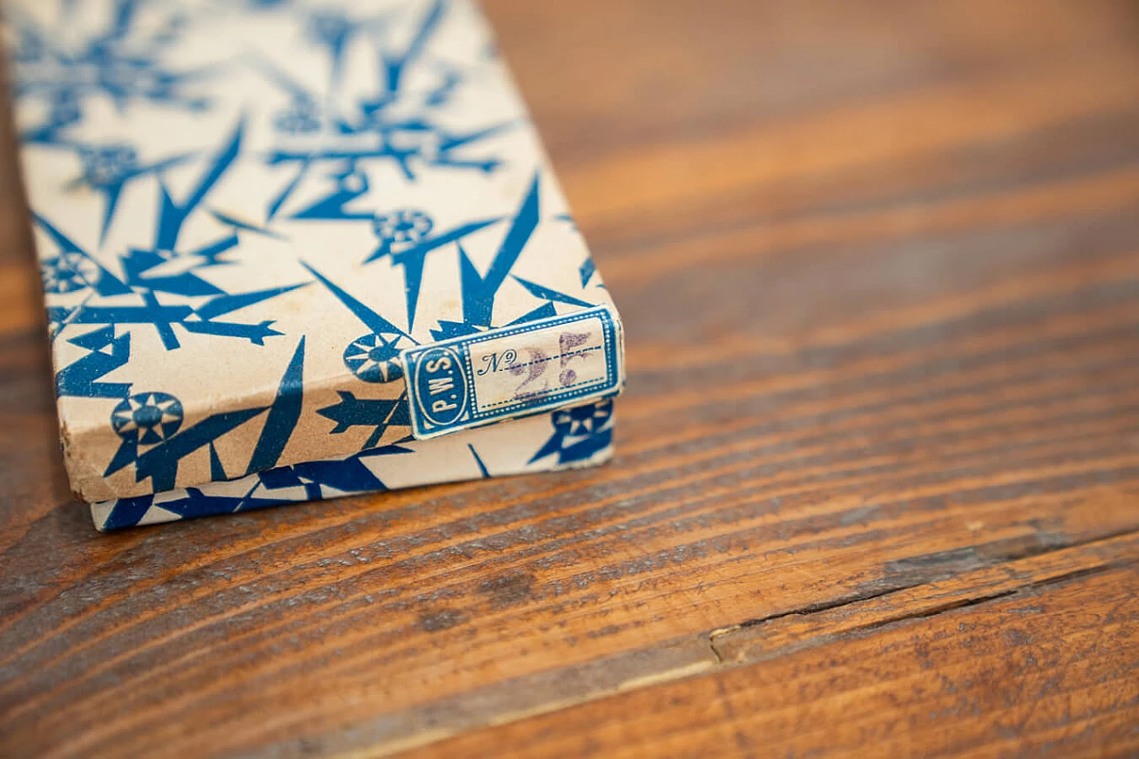 Beech travel checkers, 1970s 5