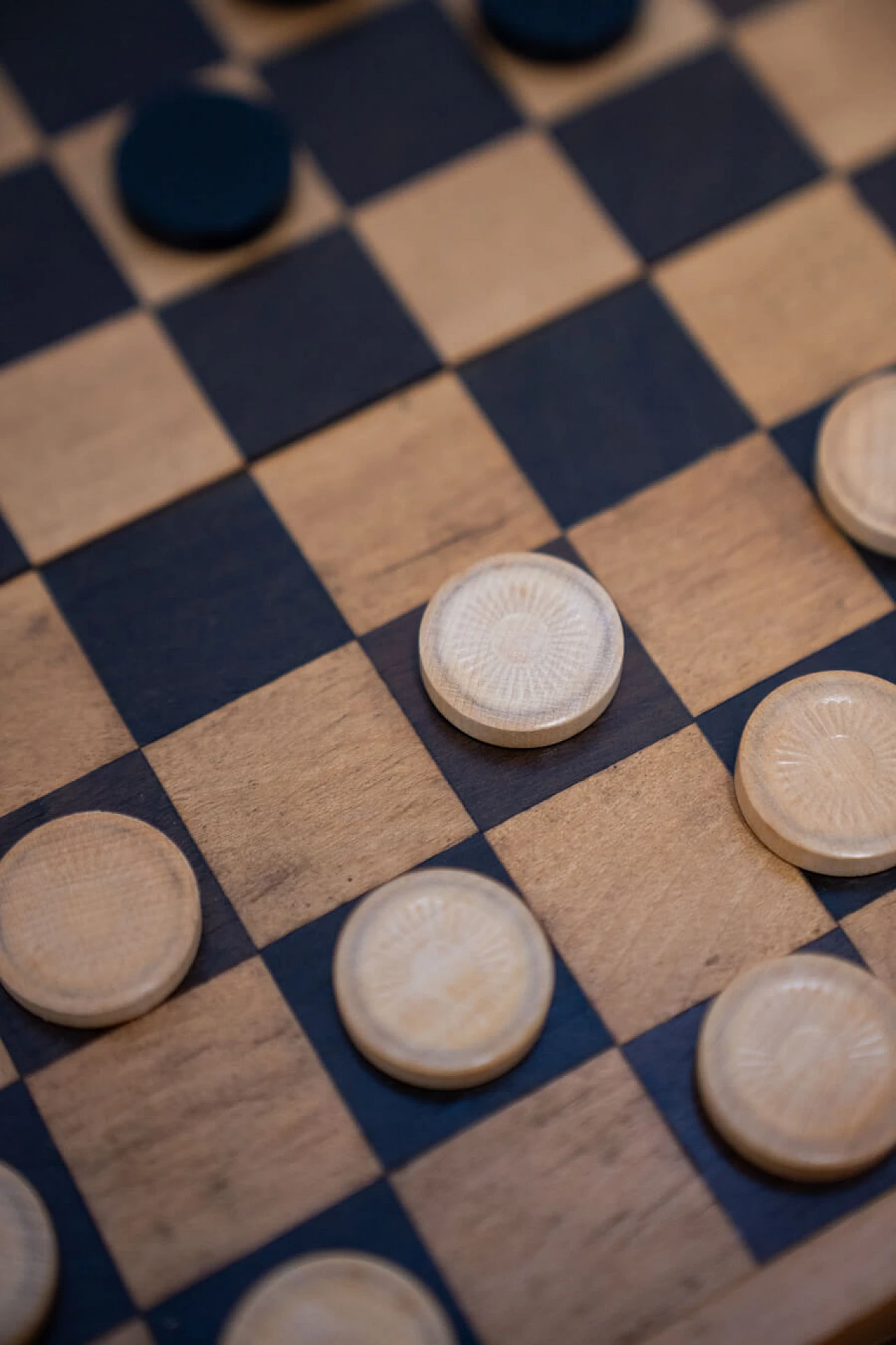 Beech travel checkers, 1970s 9