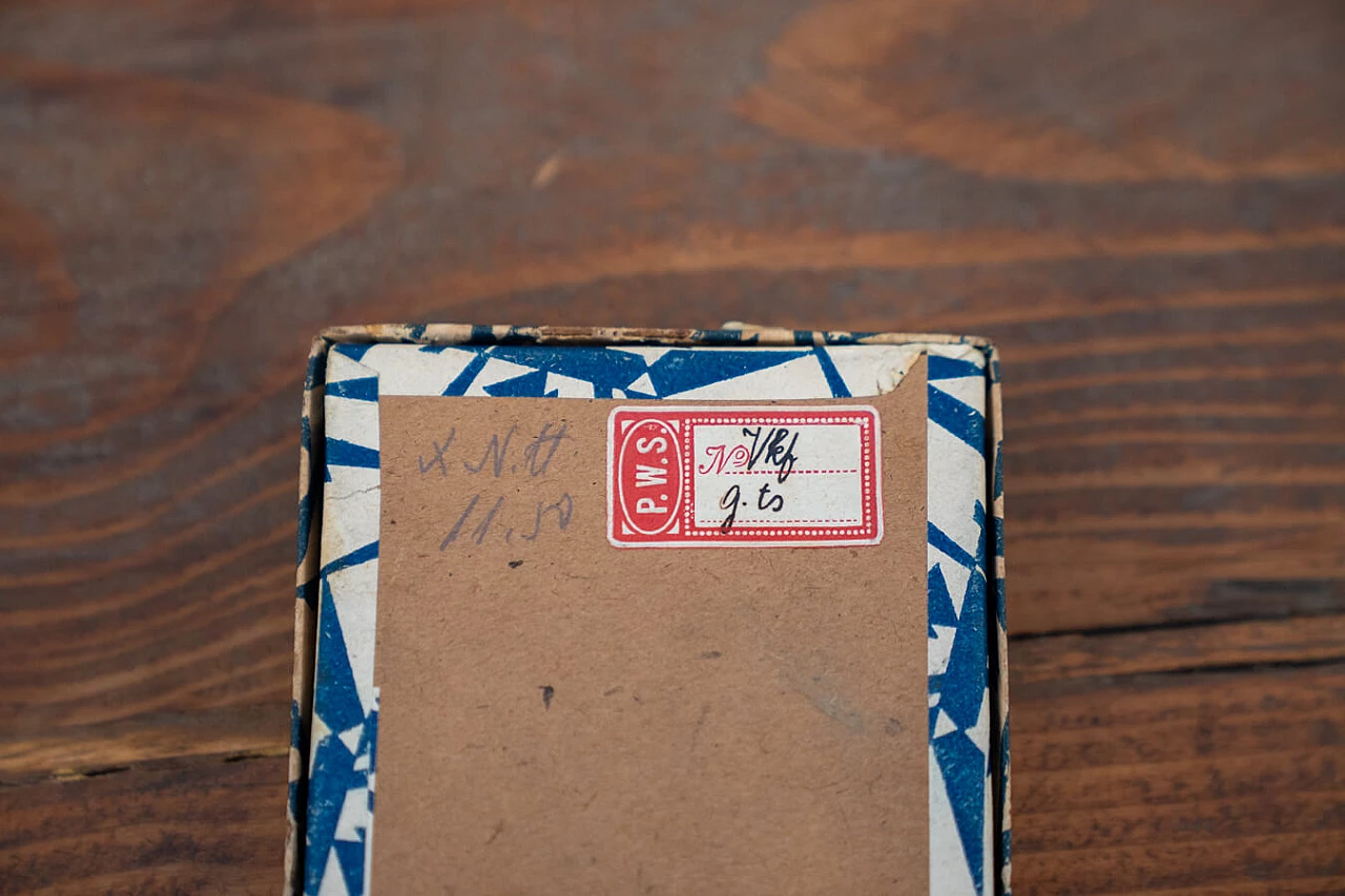 Beech travel checkers, 1970s 12