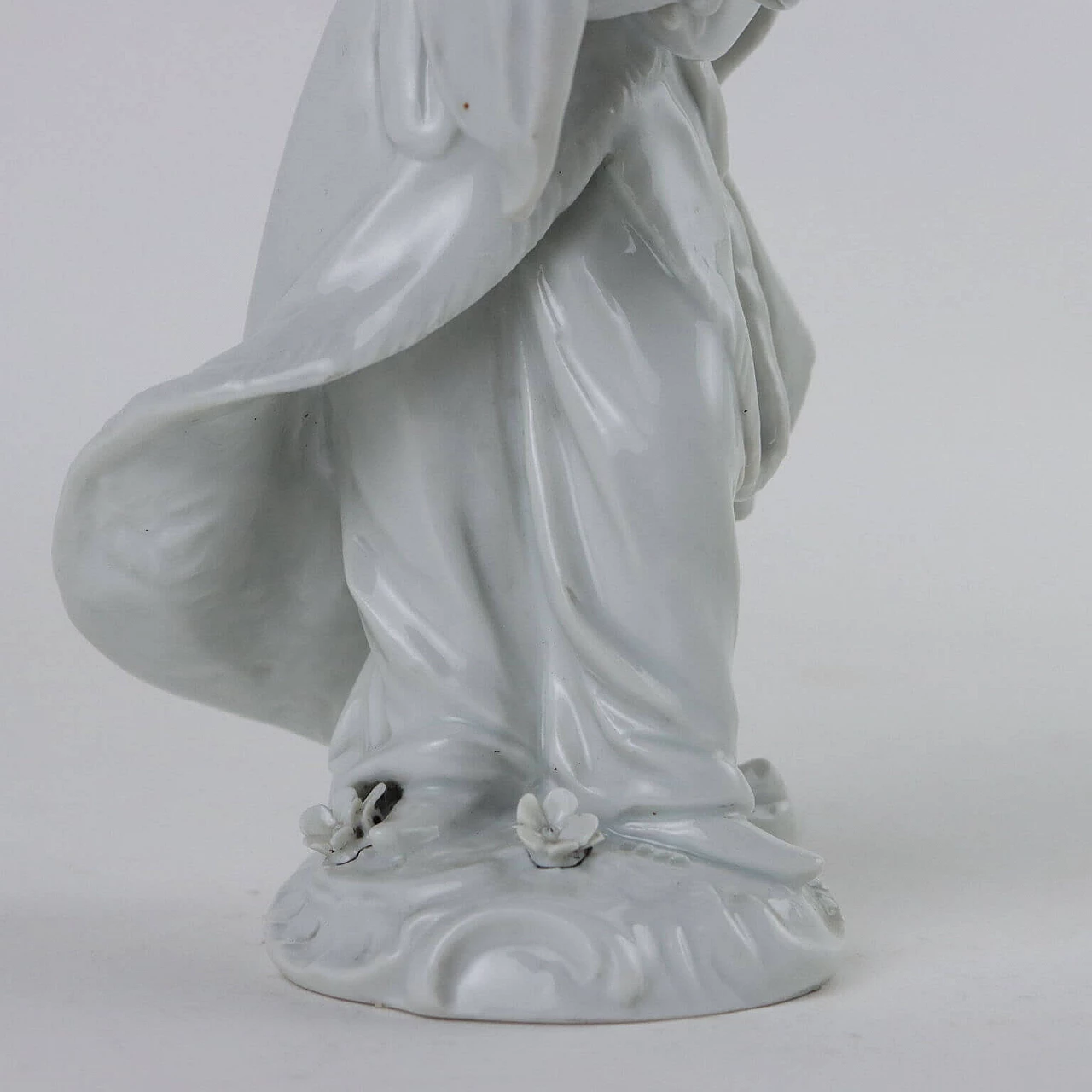 Oriental man, Rudolstadt porcelain sculpture, late 19th century 5