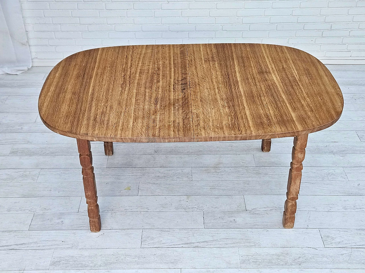 Tavolo ovale danese in massello di rovere, anni '70 10