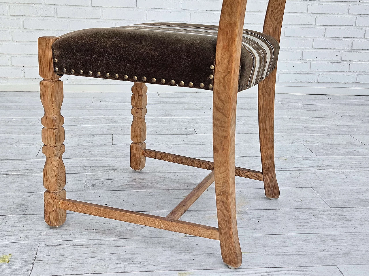 6 Sedie da pranzo danesi in quercia e velour, anni '70 13