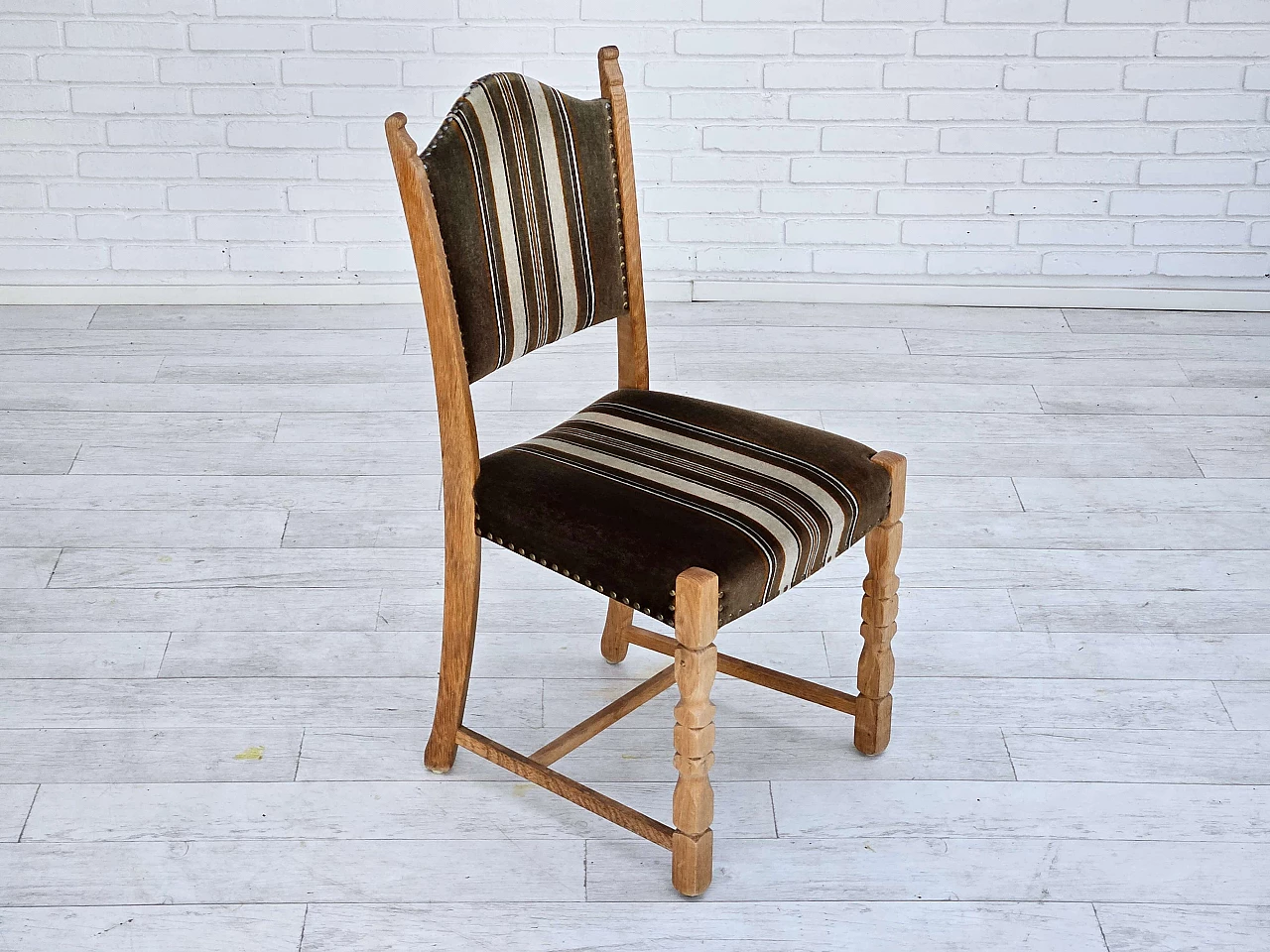 6 Sedie da pranzo danesi in quercia e velour, anni '70 17