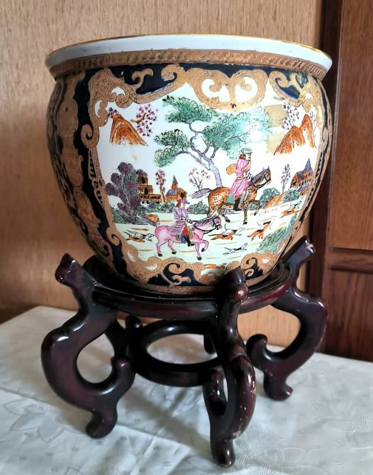 Chinese polychrome and gilded porcelain fish vase with wooden base, mid-20th century 3